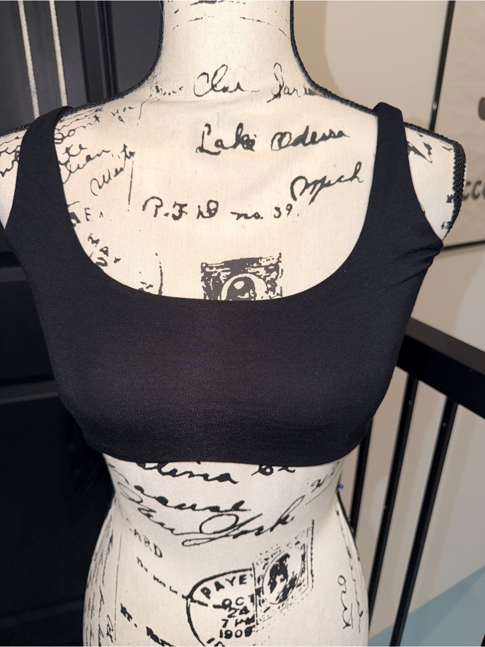 NWT Fashion Nova Black Scoop Crop Tank SIZE M